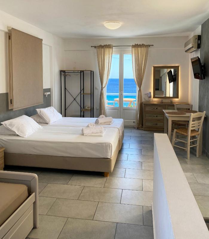 Superior Studio with Panoramic Sea View image 1