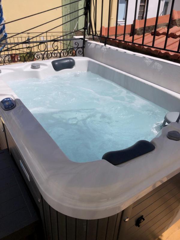 Evagelia's deluxe villa-Jacuzzi in Skopelos center - image 24