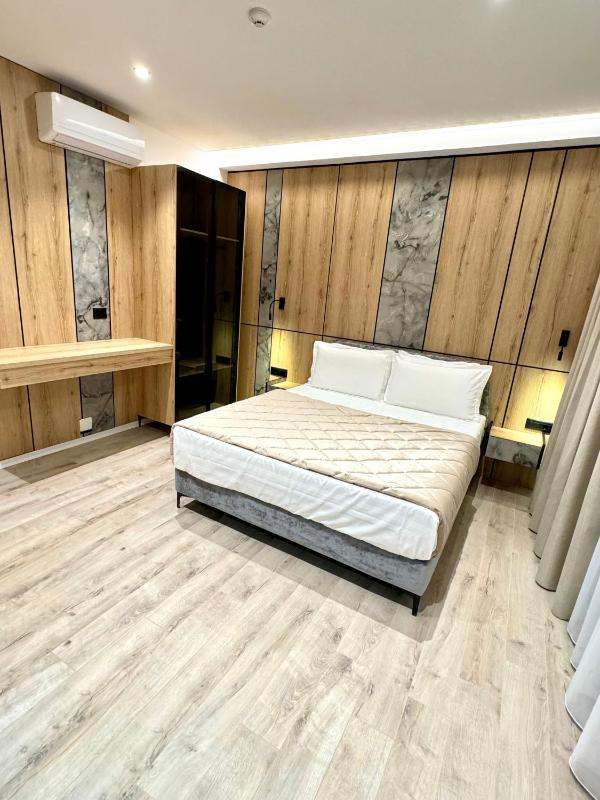 Deluxe Double Room with Jacuzzi  image 1
