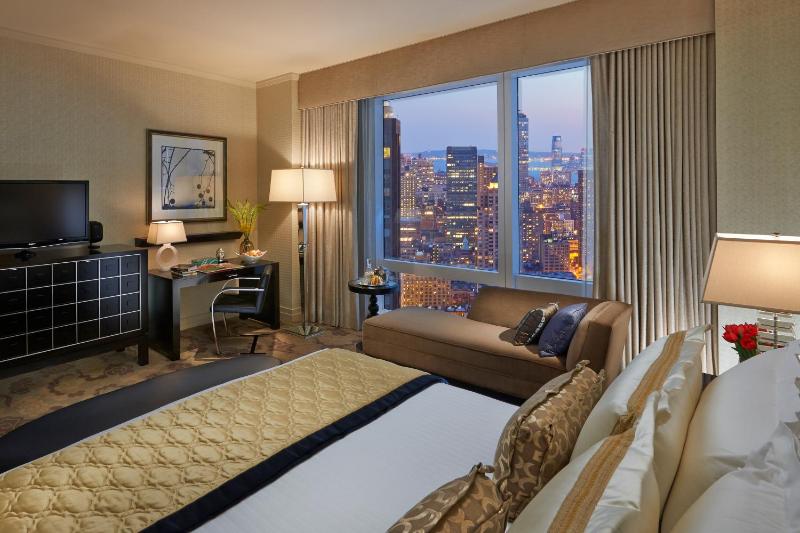 King Room with Central Park View image 4