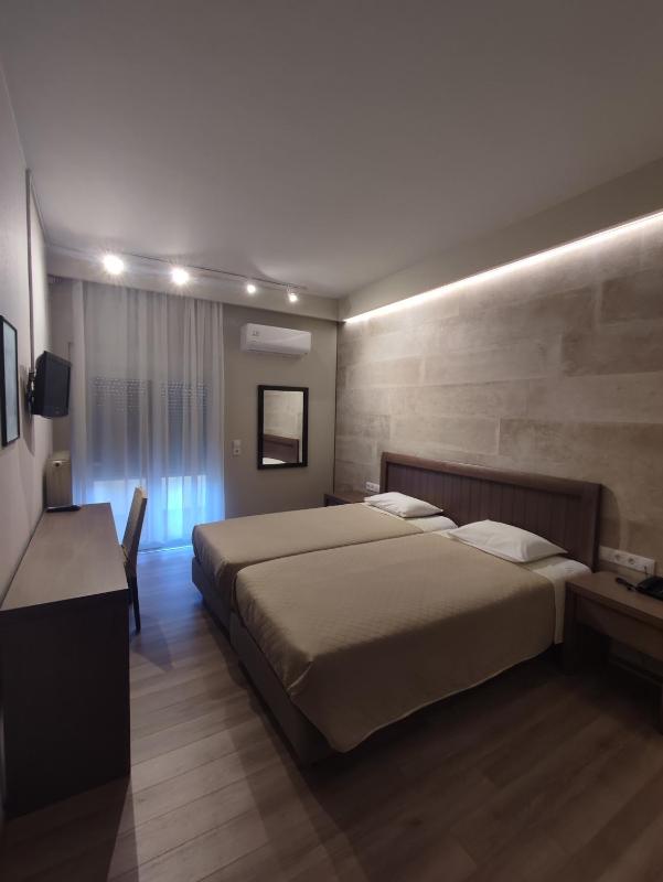 Deluxe Double Room with Balcony and Sea View image 1