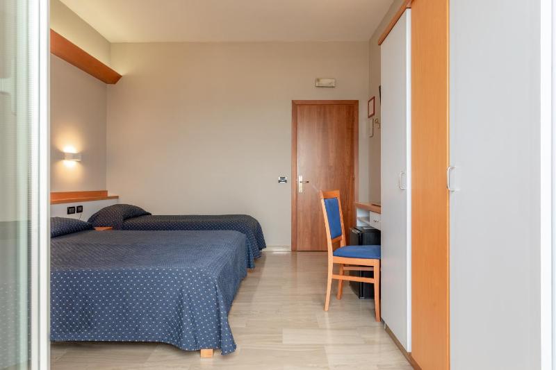 Triple Room image 2