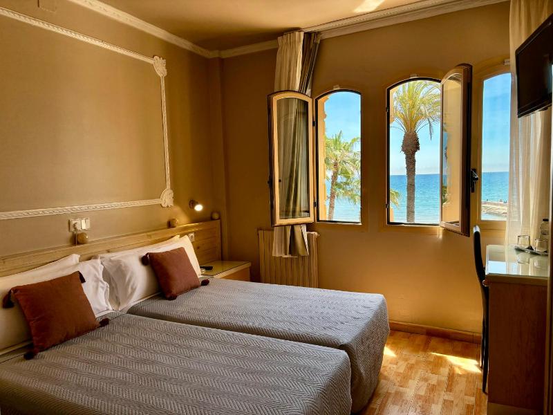 Double or Twin Room with Sea View image 1