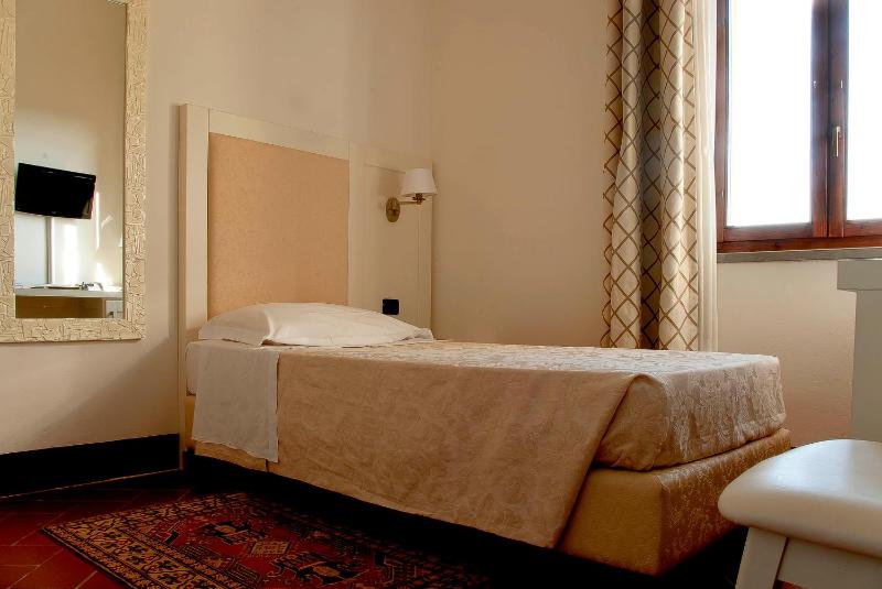 Classic Single Room with View image 3