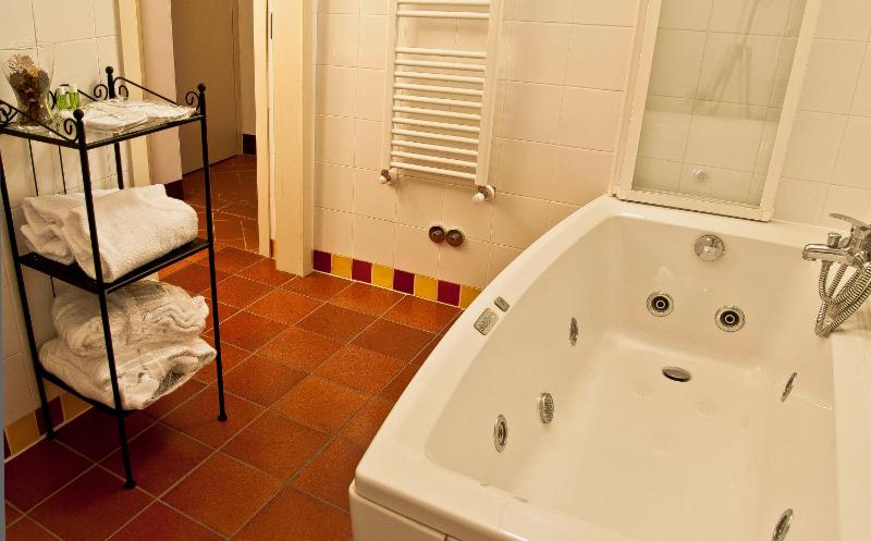 Classic Single Room with View image 2
