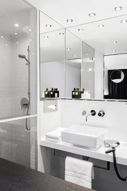 Hotel Amano Grand Central - image 13