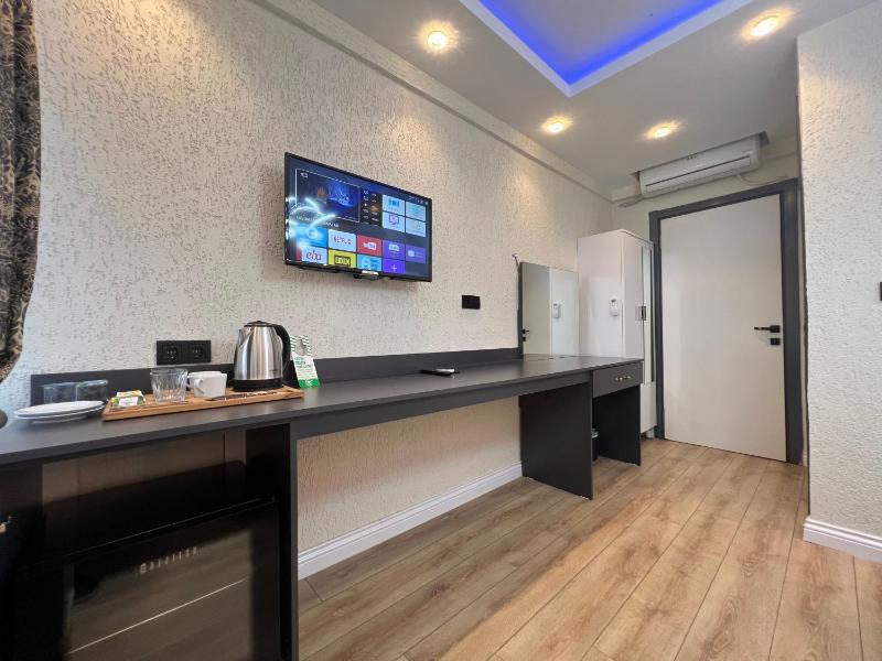 Feycem Suites Hotel - image 5