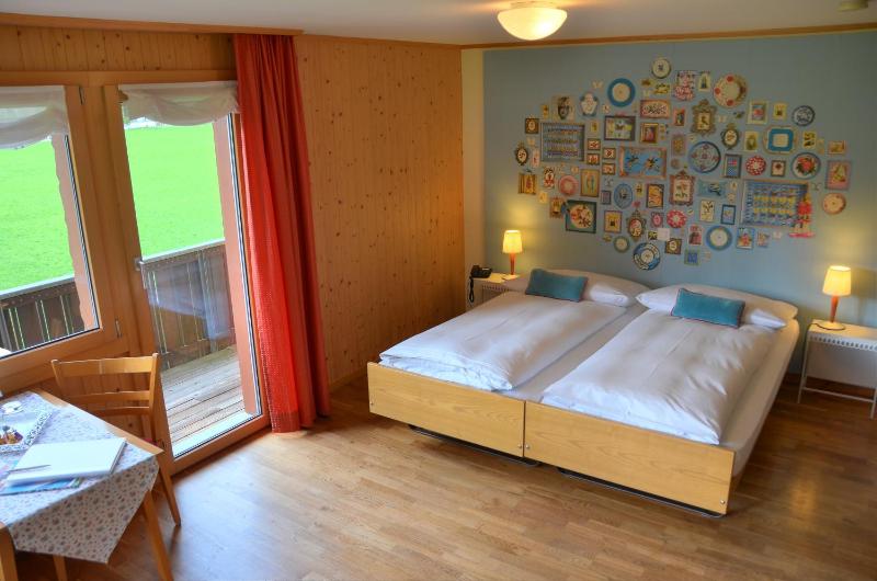 Large Double Room image 3