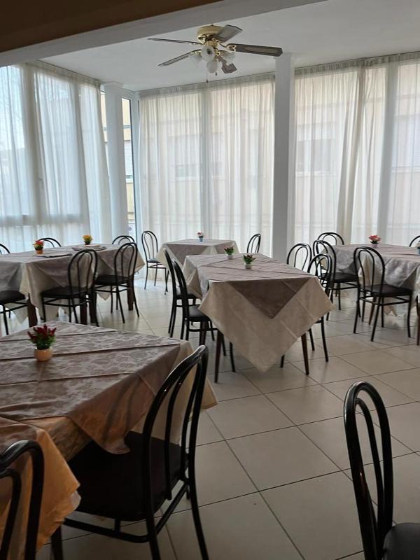 Hotel Vienna Rivazzurra - image 2