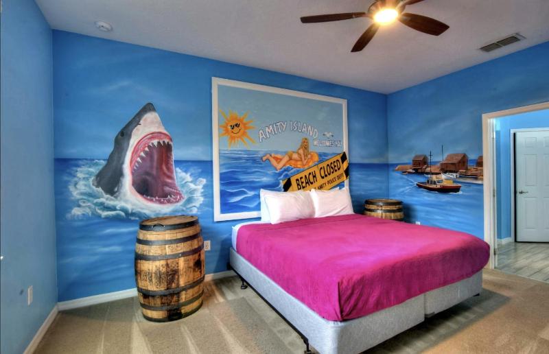 Dream Bowling Villa 14BR Heated Pool & Theater - image 4