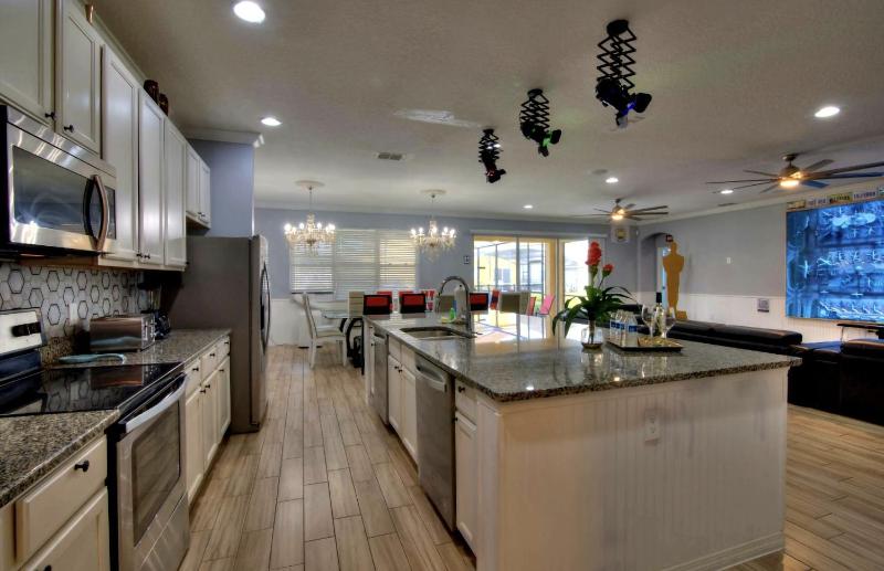 Dream Bowling Villa 14BR Heated Pool & Theater - image 7
