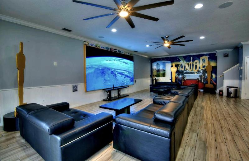 Dream Bowling Villa 14BR Heated Pool & Theater - image 25