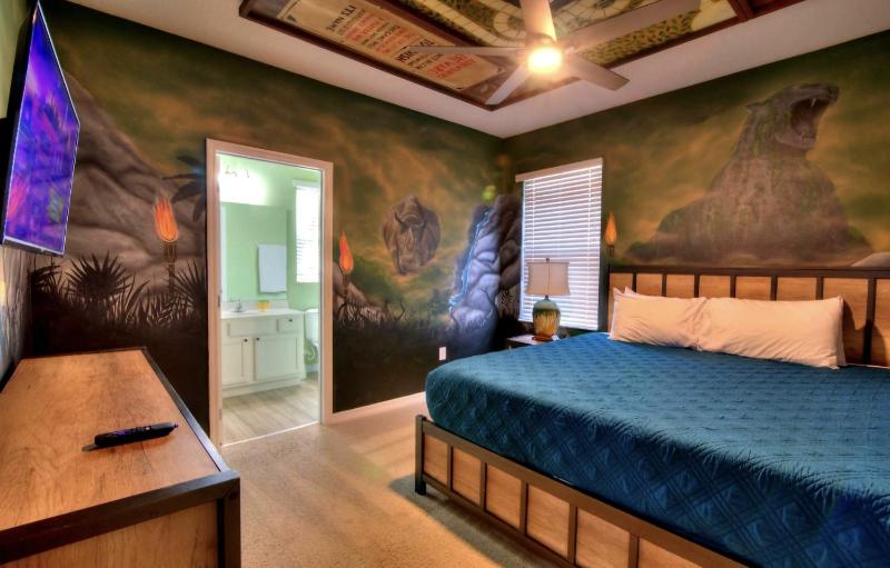 Dream Bowling Villa 14BR Heated Pool & Theater - image 6