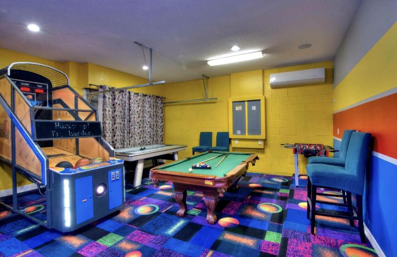 Dream Bowling Villa 14BR Heated Pool & Theater - image 38