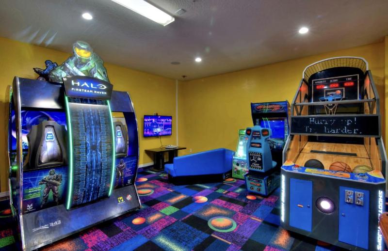Dream Bowling Villa 14BR Heated Pool & Theater - image 29