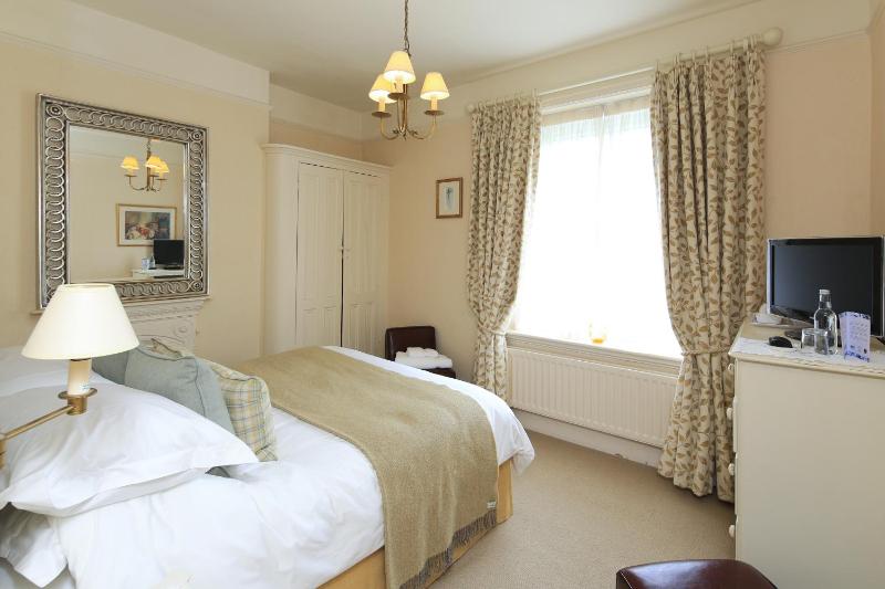Two-Bedroom Suite image 2