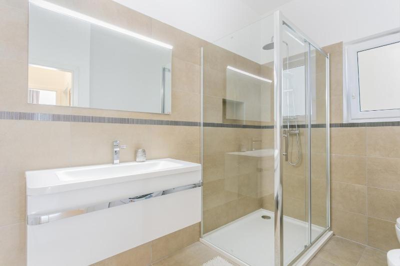 Apartments with parking space Kastel Novi Kastela - 22702 - image 14
