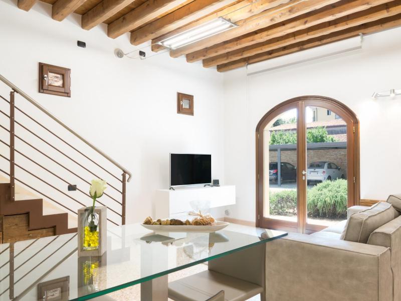 Apartment - Split Level image 3