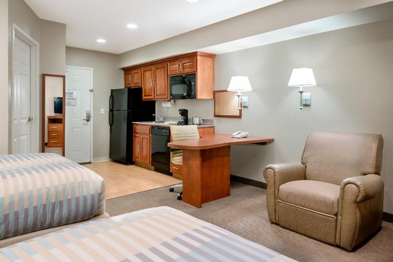 Studio Suite with Two Double Beds image 2