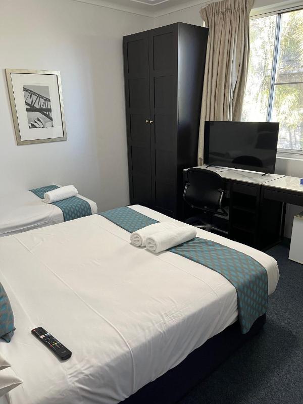 Triple Room image 3