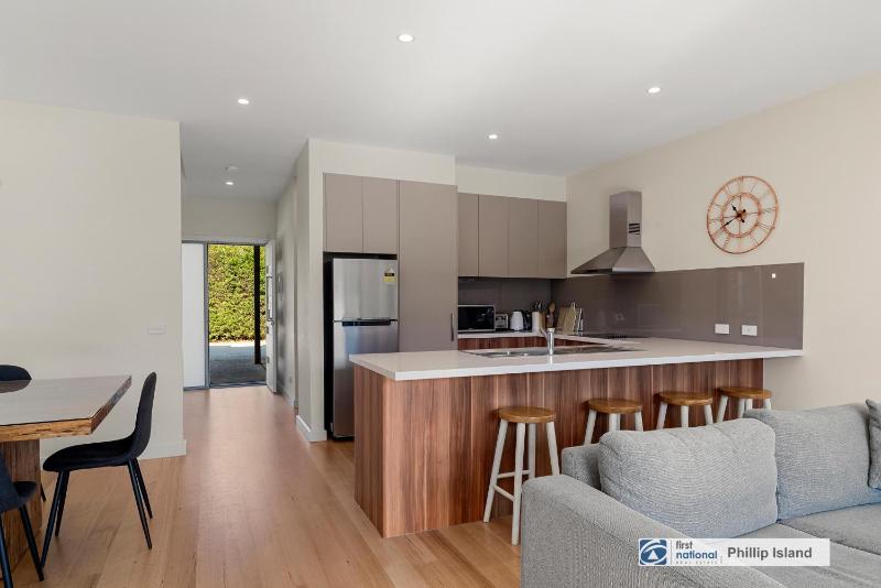 4-6 Broughton Ave Cowes - image 10