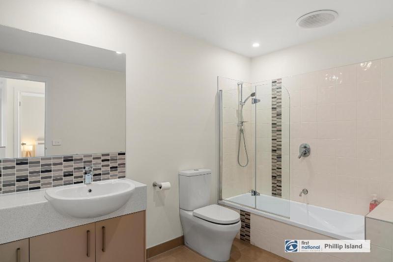 4-6 Broughton Ave Cowes - image 15