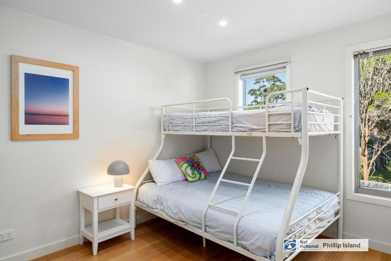 5-6 Broughton Ave Cowes - image 9