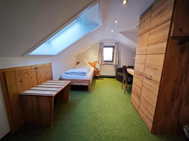 Single Room image 3