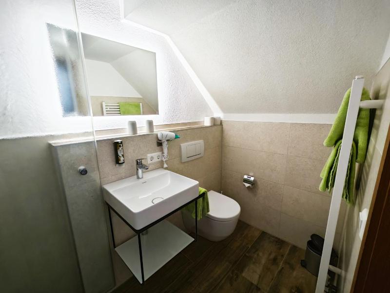 Double Room image 3