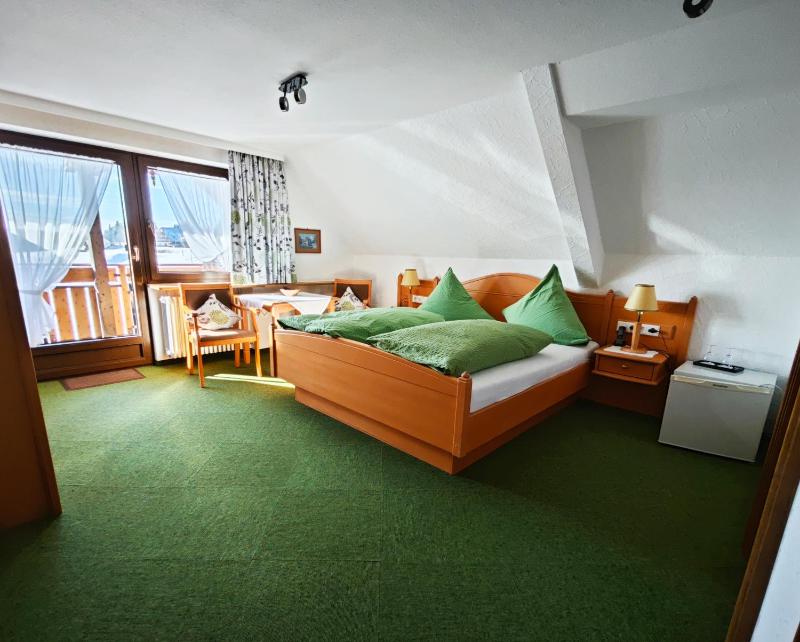 Double Room with Balcony image 4