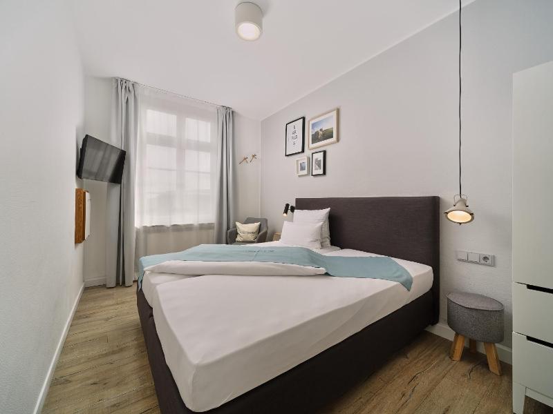 Single Room image 2