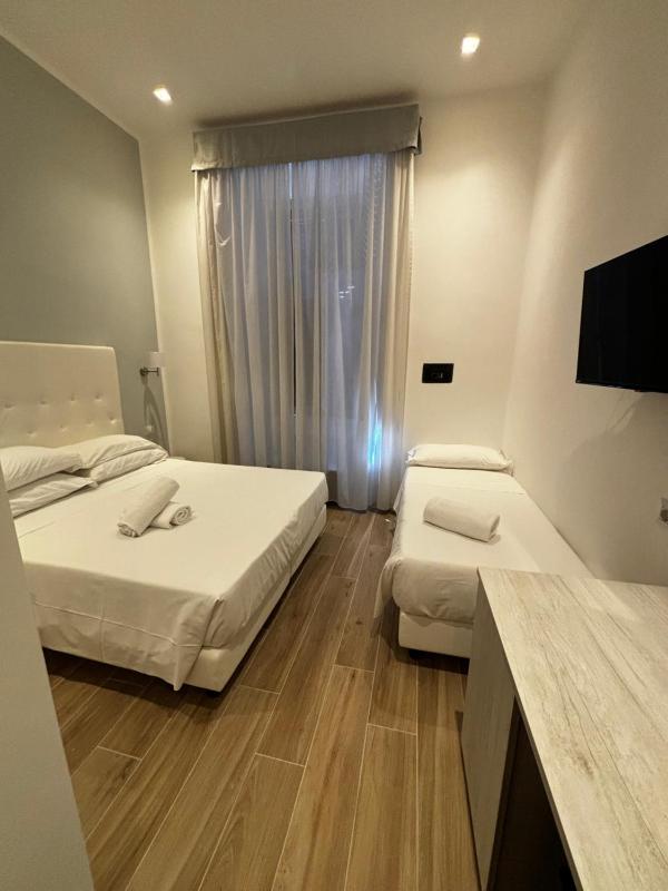 Deluxe Triple Room image 2