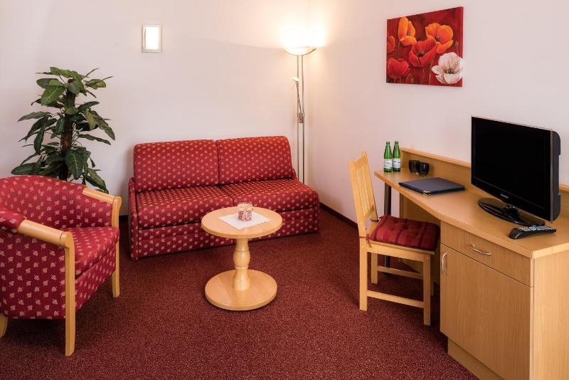 Deluxe Suite image 4