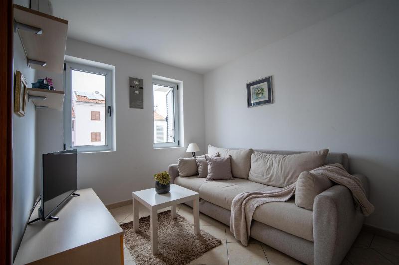 One-Bedroom Apartment image 1
