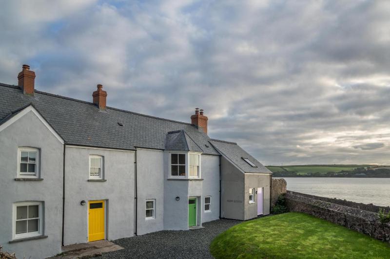 Yellow Cottage - 2 Bedroom Cottage - Dale Images