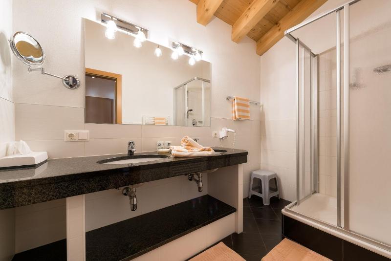 Junior Suite with Balcony image 4