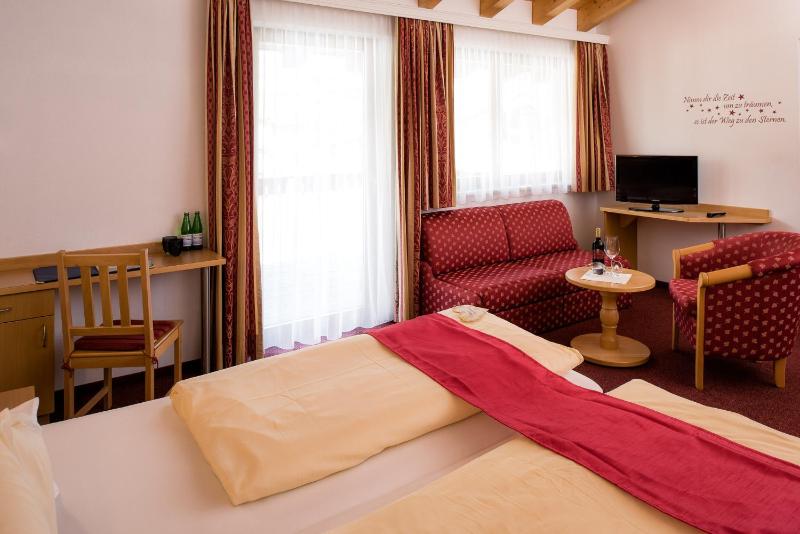 Junior Suite with Balcony image 3