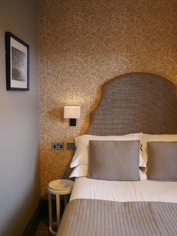 Deluxe Double Room image 1