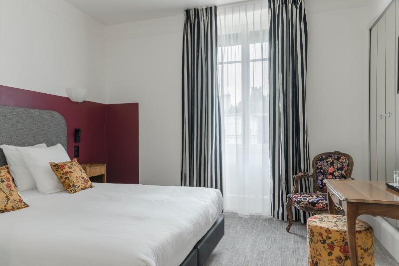 Charm Double Room image 4