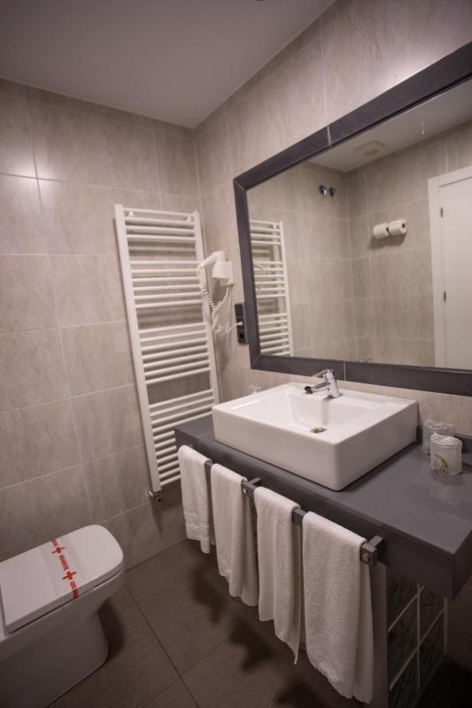 Quadruple Room image 3