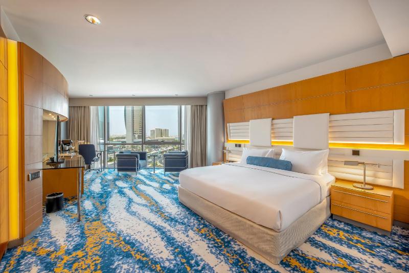 Deluxe King Room image 4