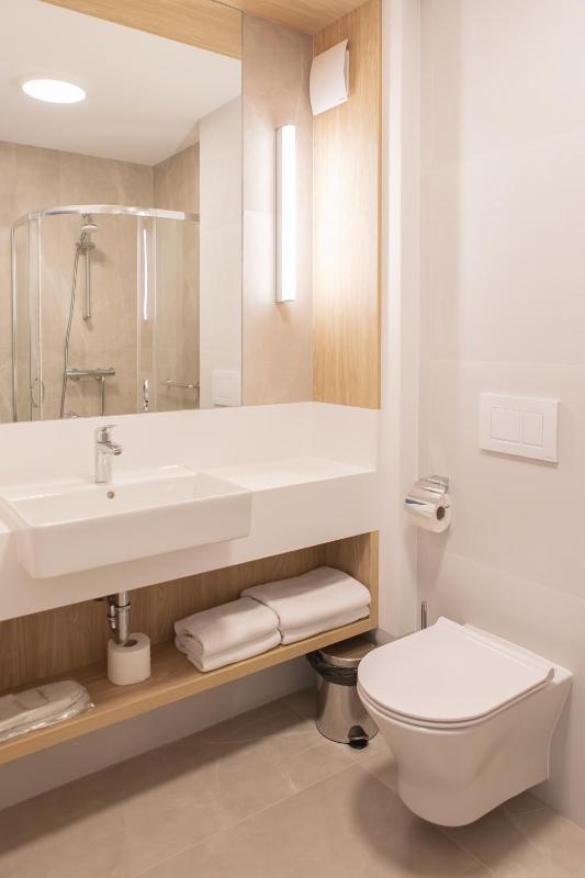 Economy Double Room image 2