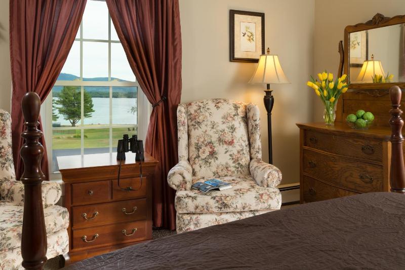 Double Room with Lake View 2 image 4