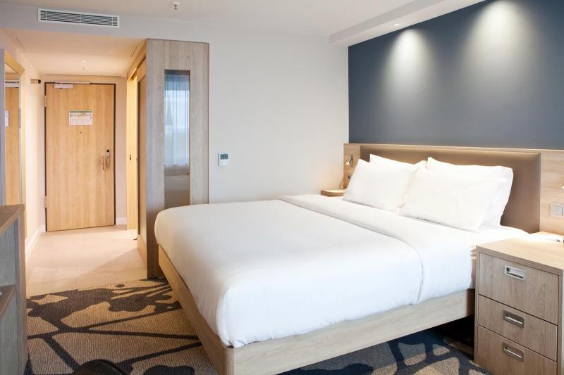 Queen Room with Sofa Bed image 2