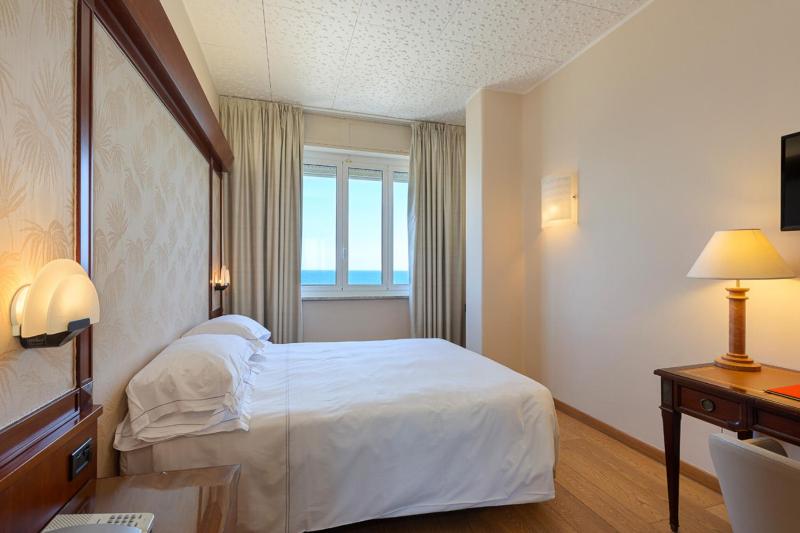 Double Classic Lateral room image 3