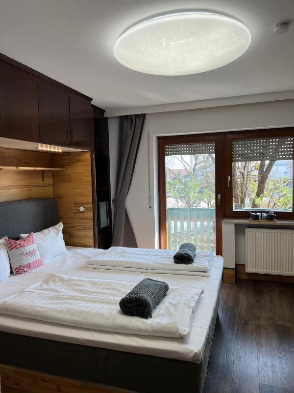 Standard Double Room image 3