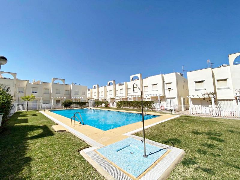 Fuentemar Duplex - WiFi terraza & piscina comunitaria - image 11