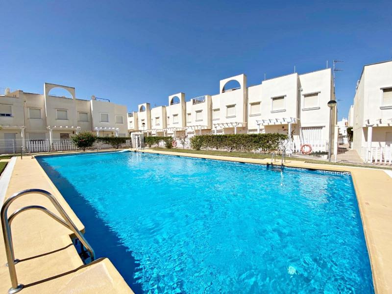 Fuentemar Duplex - WiFi terraza & piscina comunitaria - image 14