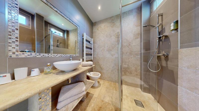 Standard Double Room image 2
