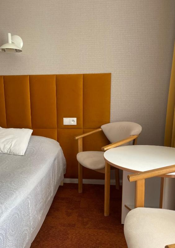 Double or Twin Room with Balcony image 4